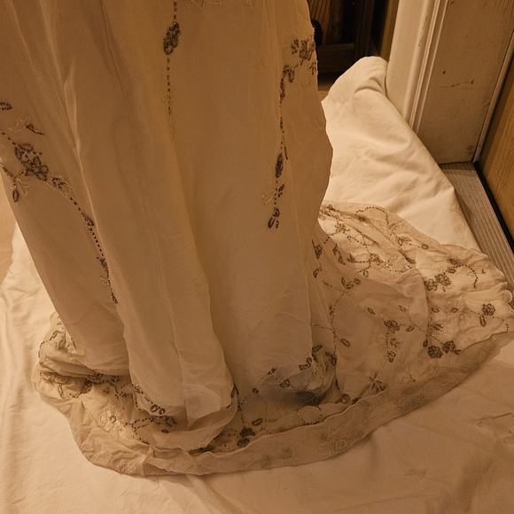 Scala Cream Beaded V-Neck Wedding Dress - Picture 4 of 9